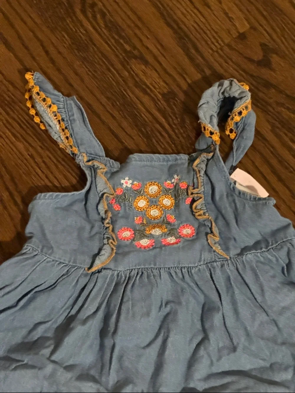 Little lass girls embroidered outfit - worn once - Picture 2 of 7